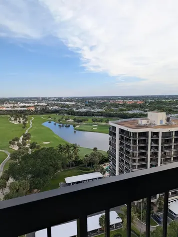 2425 Presidential Way West Palm Beach FL 33401
