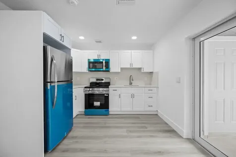 2785 N Reo Lane N Palm Springs FL 33461