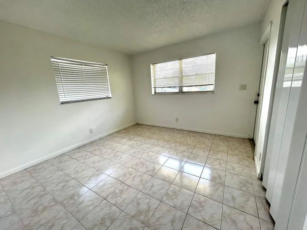 6140 SW 41st Court Davie FL 33314