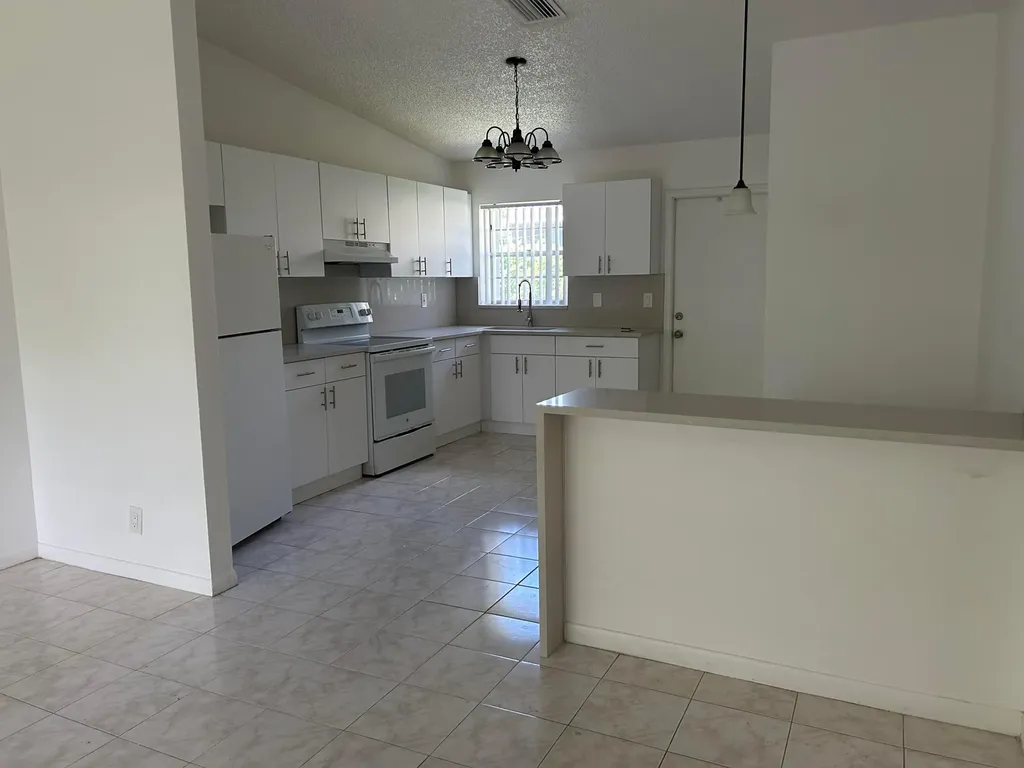 6140 SW 41st Court Davie FL 33314