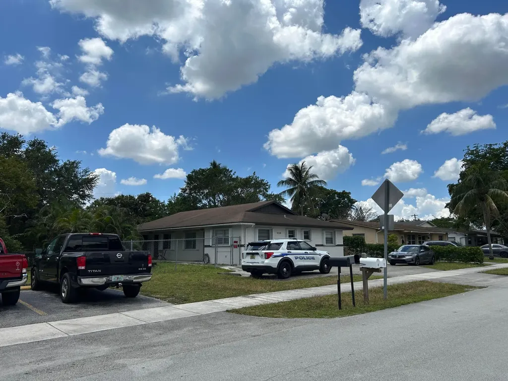 6140 SW 41st Court Davie FL 33314