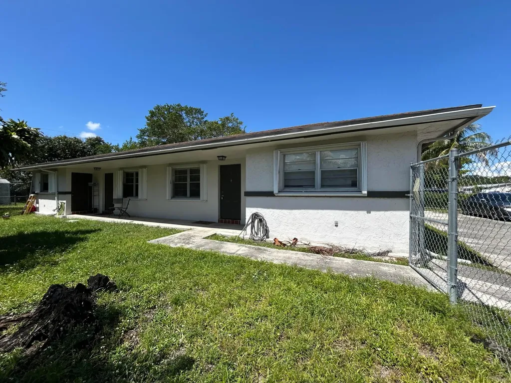 6140 SW 41st Court Davie FL 33314