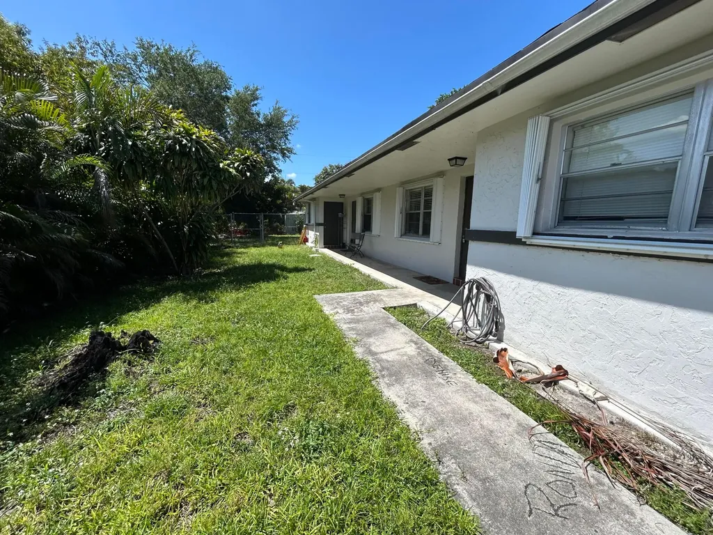 6140 SW 41st Court Davie FL 33314