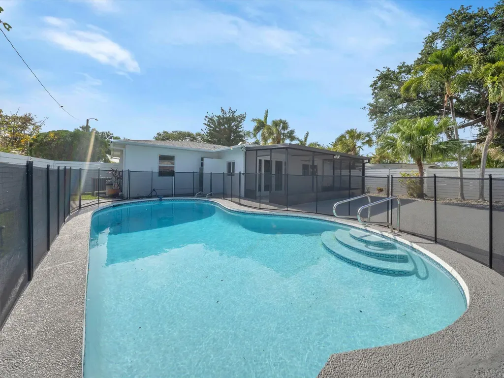 1721 N 16th Court Hollywood FL 33020