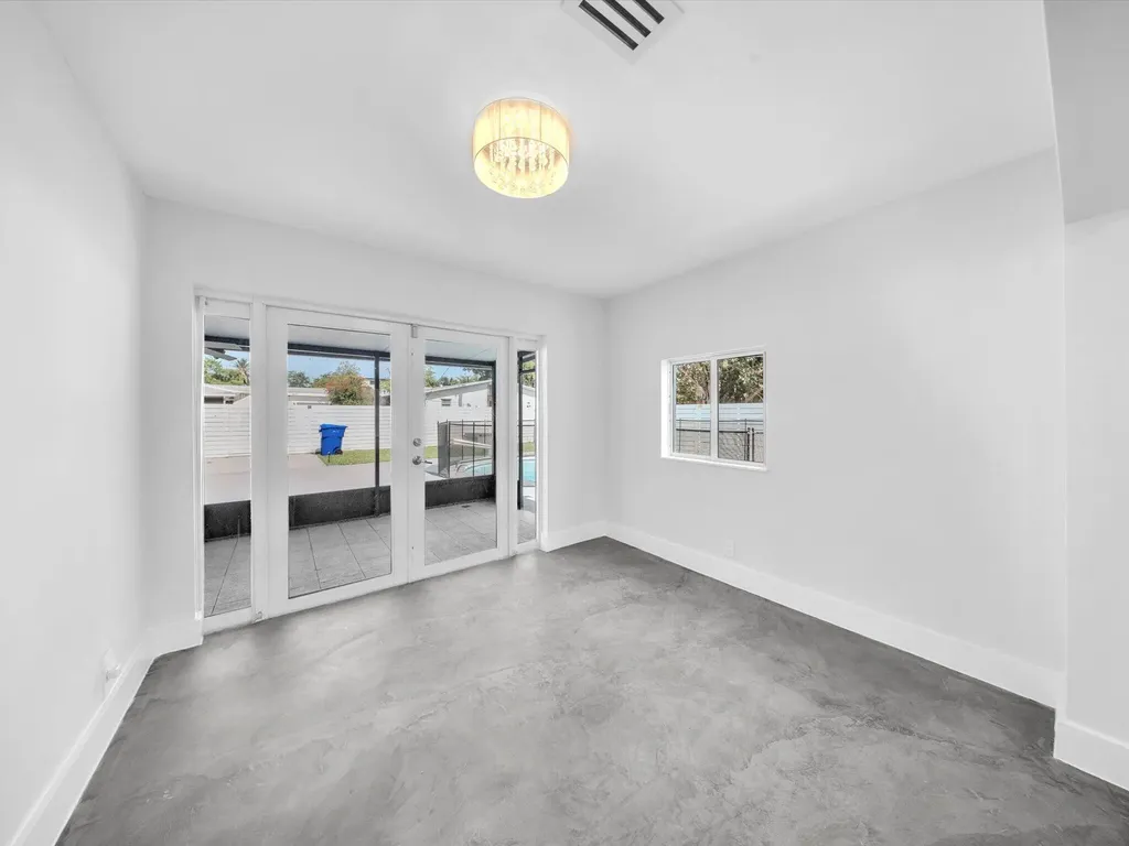 1721 N 16th Court Hollywood FL 33020