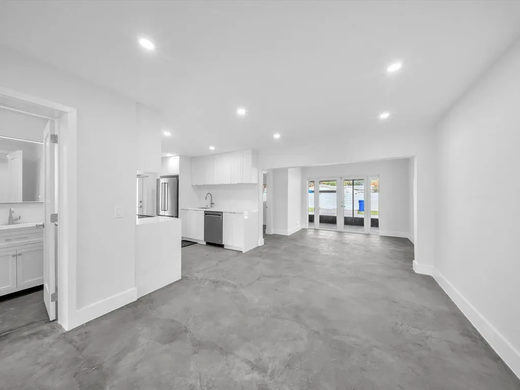 1721 N 16th Court Hollywood FL 33020