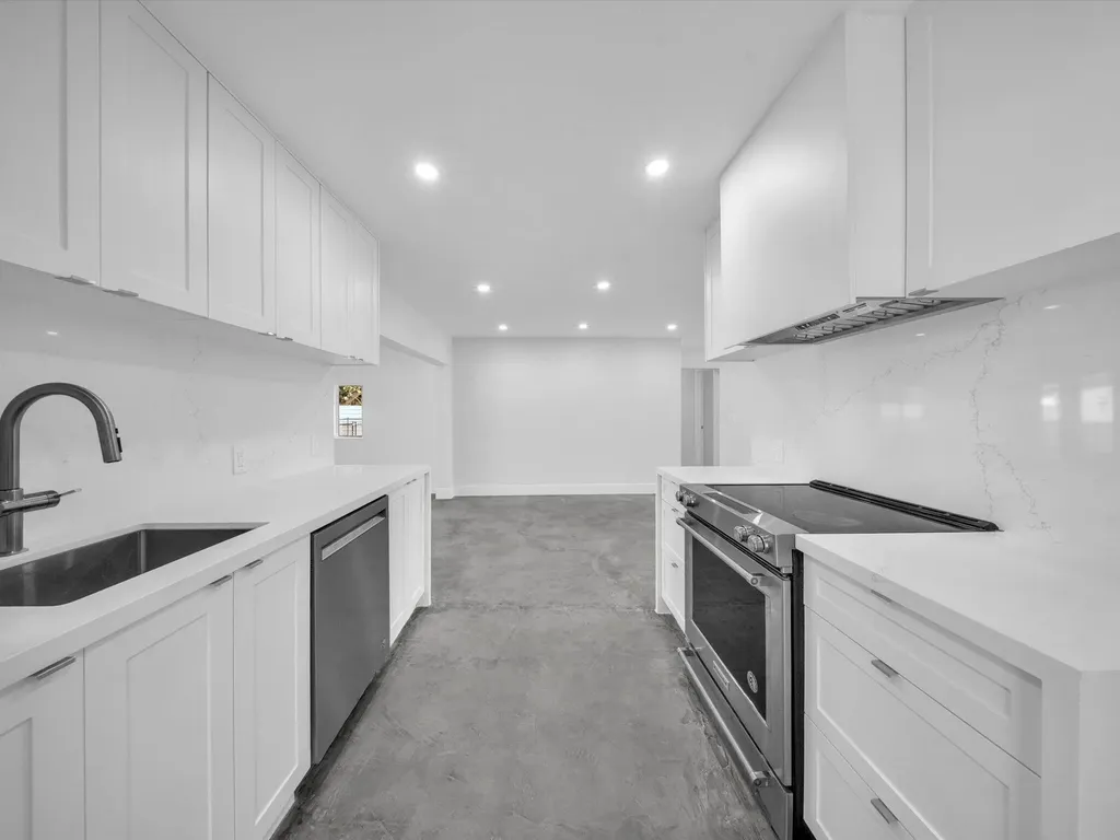 1721 N 16th Court Hollywood FL 33020