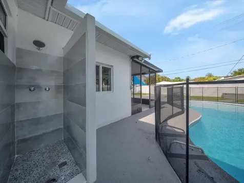 1721 N 16th Court Hollywood FL 33020