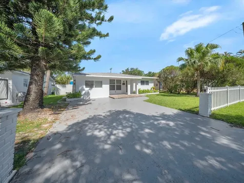 1721 N 16th Court Hollywood FL 33020