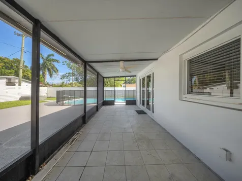 1721 N 16th Court Hollywood FL 33020