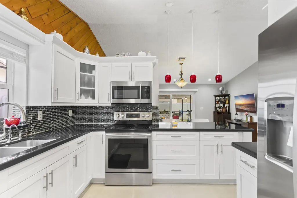 8620 NW 48th Street Lauderhill FL 33351