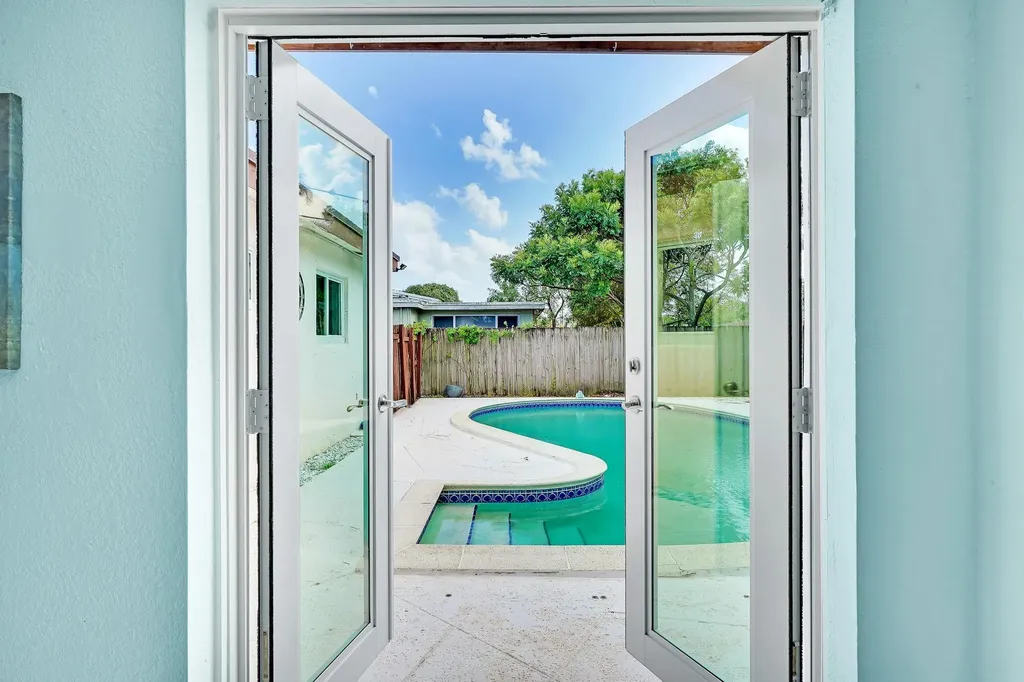 1101 SW 1st Avenue Pompano Beach FL 33060