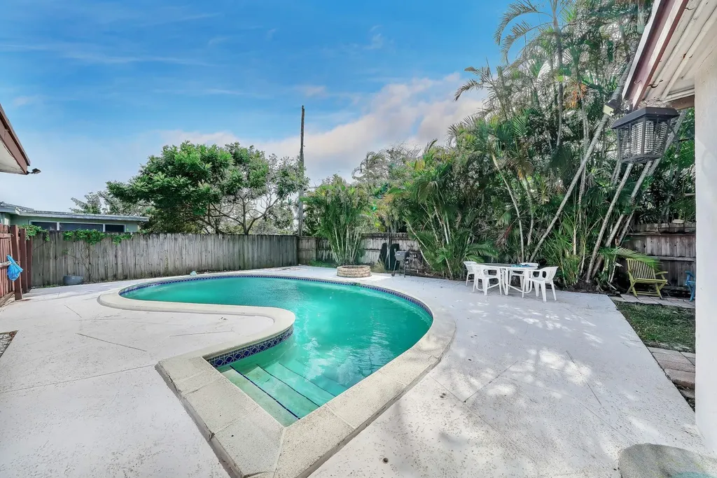 1101 SW 1st Avenue Pompano Beach FL 33060
