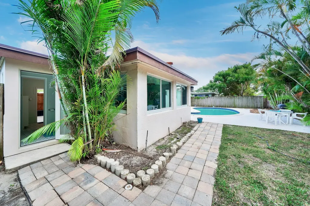 1101 SW 1st Avenue Pompano Beach FL 33060