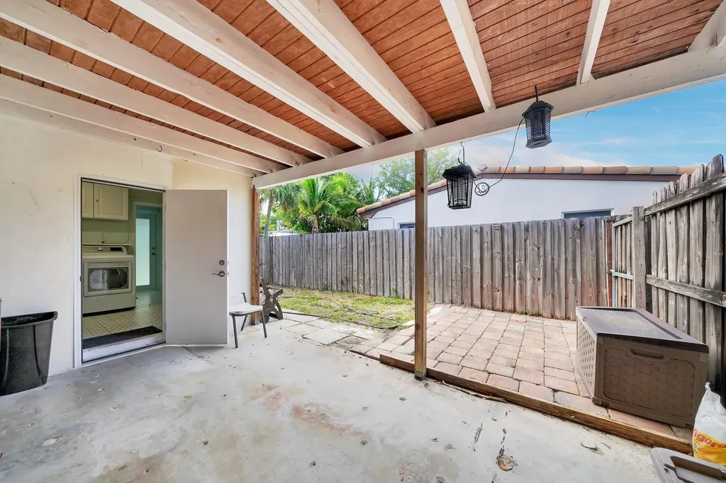 1101 SW 1st Avenue Pompano Beach FL 33060