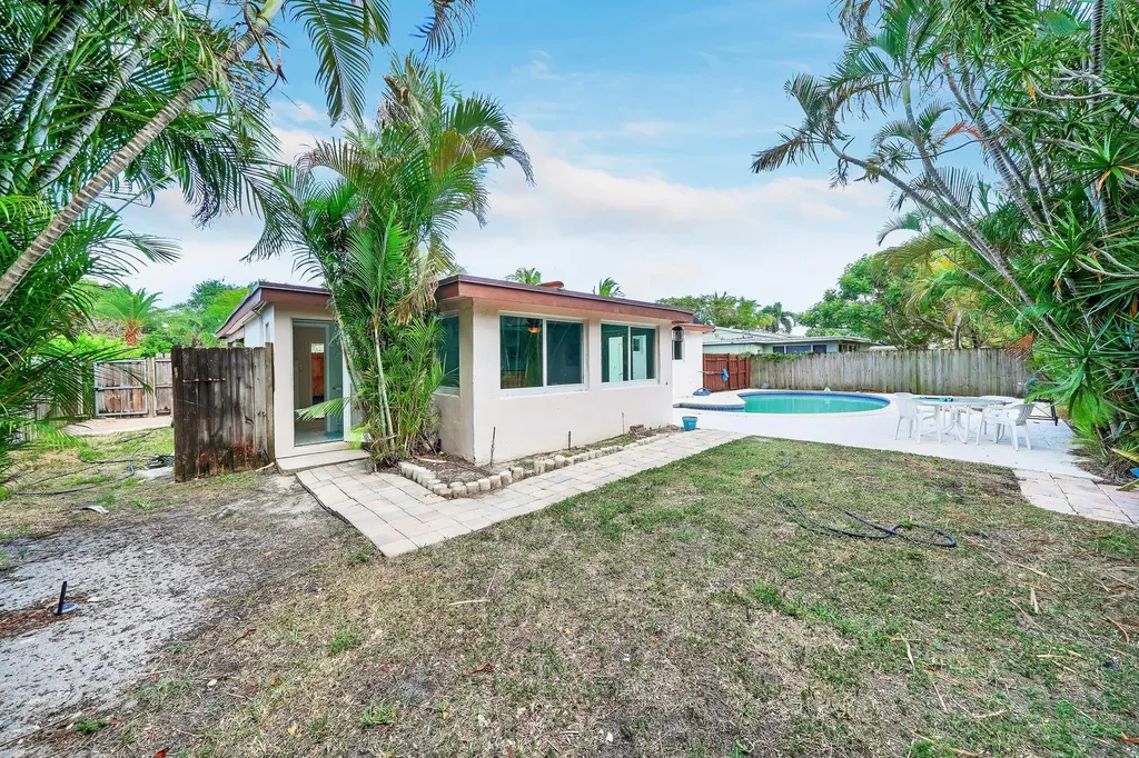 1101 SW 1st Avenue Pompano Beach FL 33060