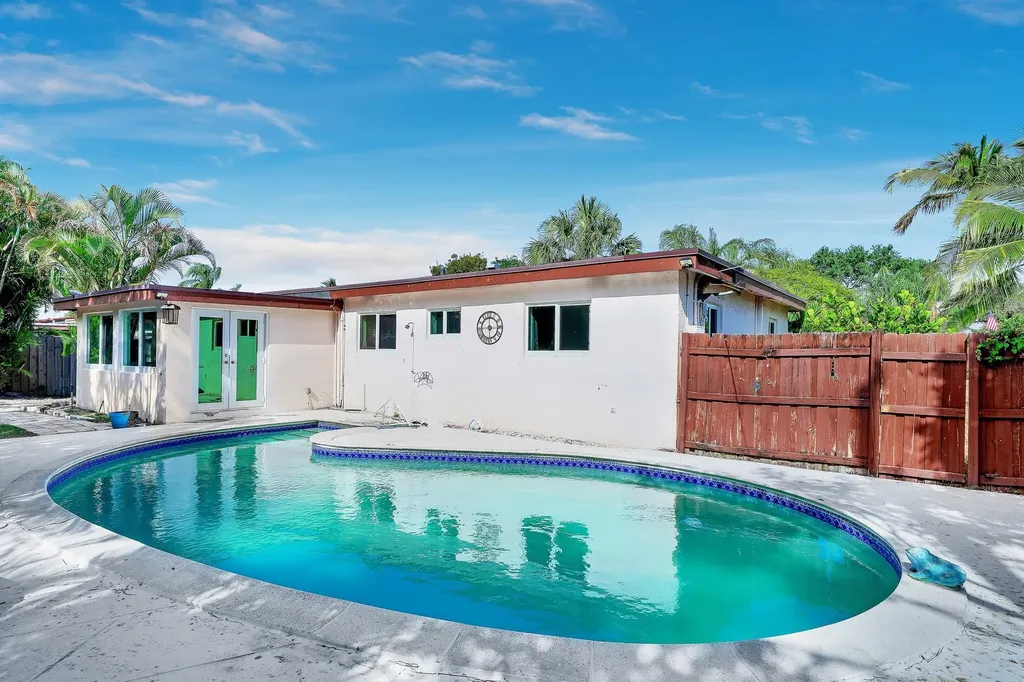 1101 SW 1st Avenue Pompano Beach FL 33060