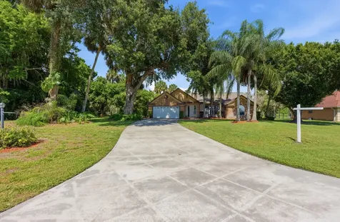 1960 SE 9th Avenue Okeechobee FL 34974