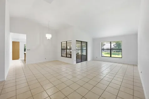 2260 NW 40th Terrace Coconut Creek FL 33066