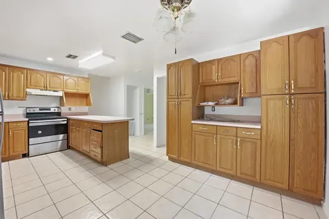 2260 NW 40th Terrace Coconut Creek FL 33066