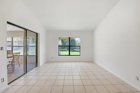 2260 NW 40th Terrace Coconut Creek FL 33066