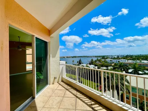 804 E Windward Way Lantana FL 33462