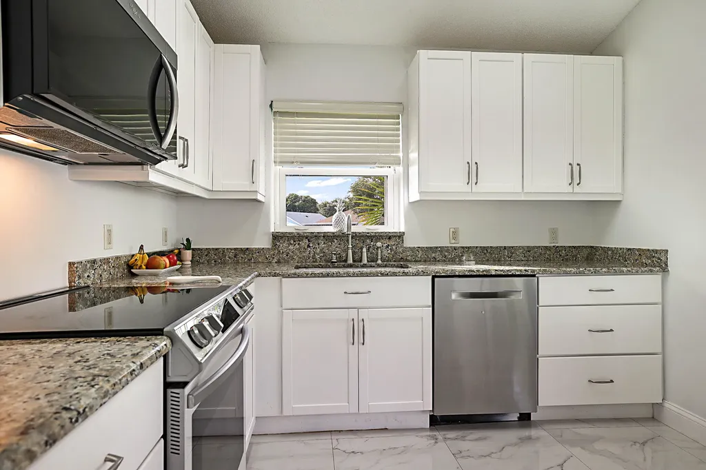 7852 Lake Champlain Court Delray Beach FL 33446