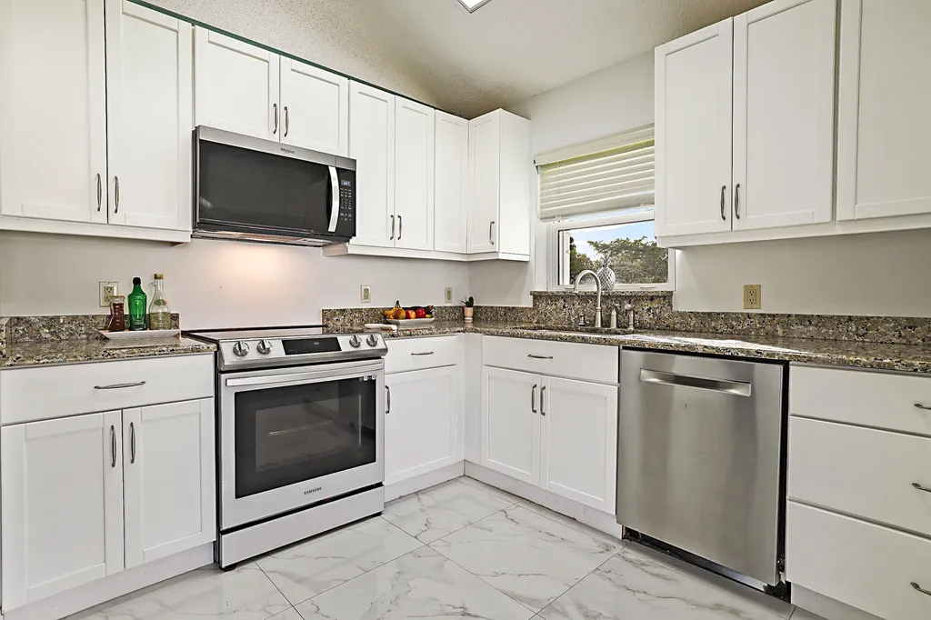 7852 Lake Champlain Court Delray Beach FL 33446