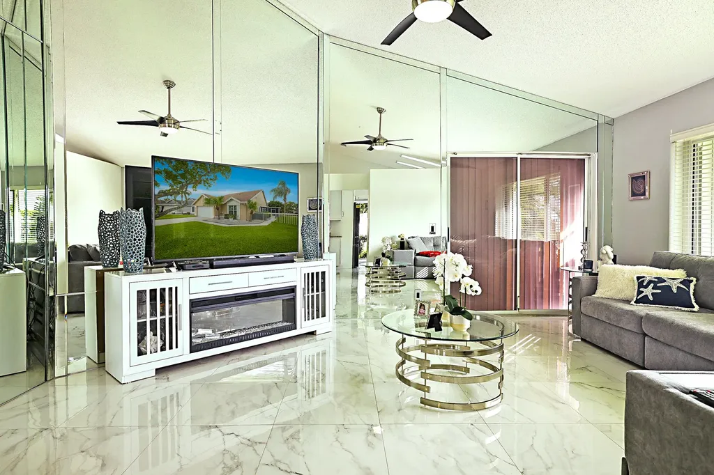 7852 Lake Champlain Court Delray Beach FL 33446