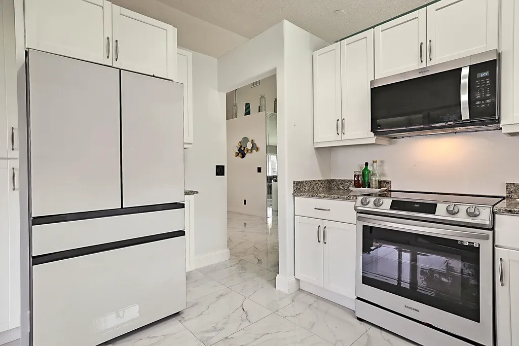 7852 Lake Champlain Court Delray Beach FL 33446