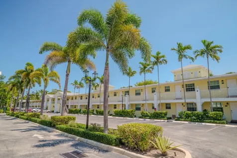 2660 NE 8th Avenue Wilton Manors FL 33334