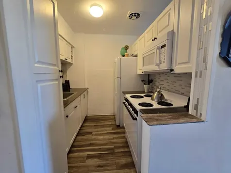 1000 SW 10th Avenue SW Hallandale Beach FL 33009
