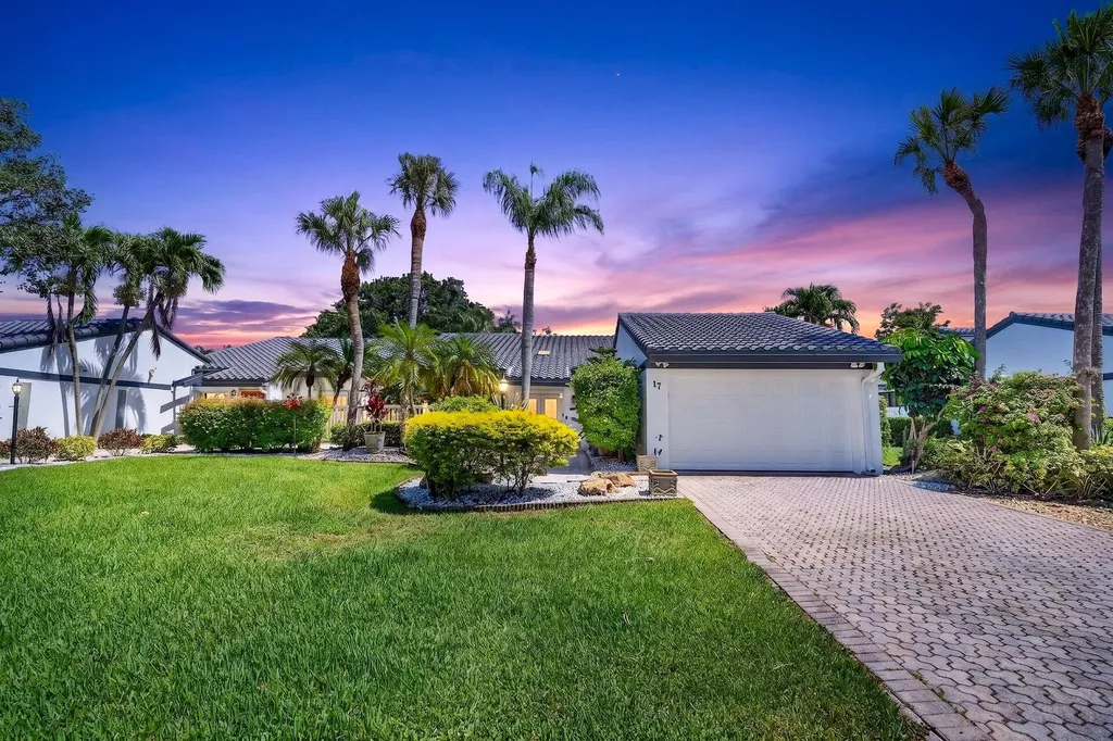 17 Villa Lane Boynton Beach FL 33436