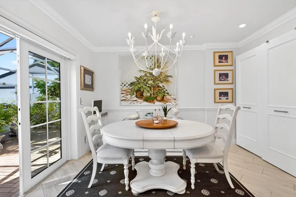 17 Villa Lane Boynton Beach FL 33436