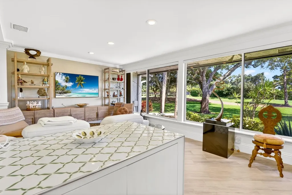 17 Villa Lane Boynton Beach FL 33436