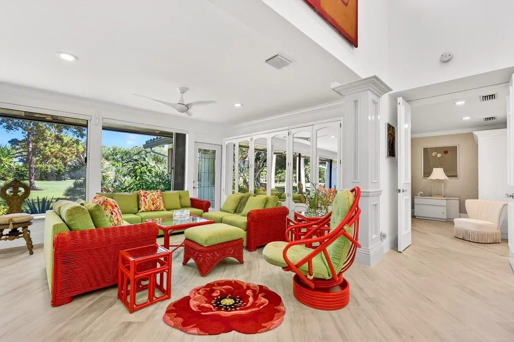 17 Villa Lane Boynton Beach FL 33436