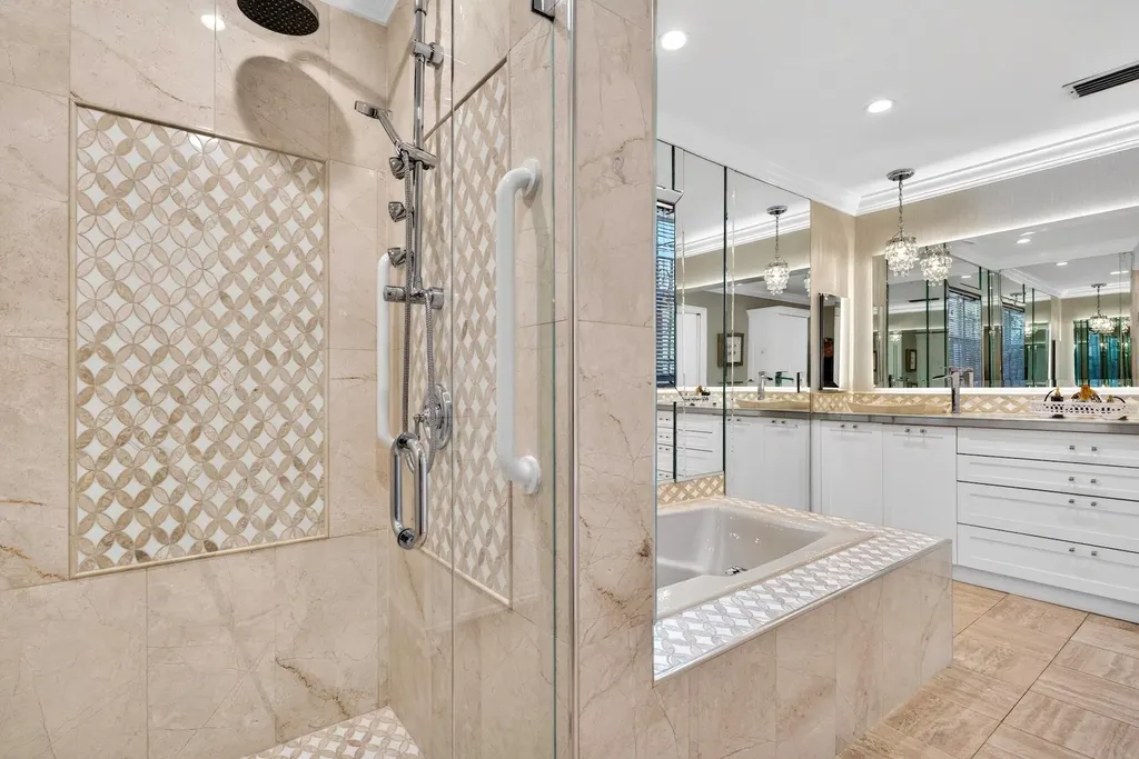 17 Villa Lane Boynton Beach FL 33436