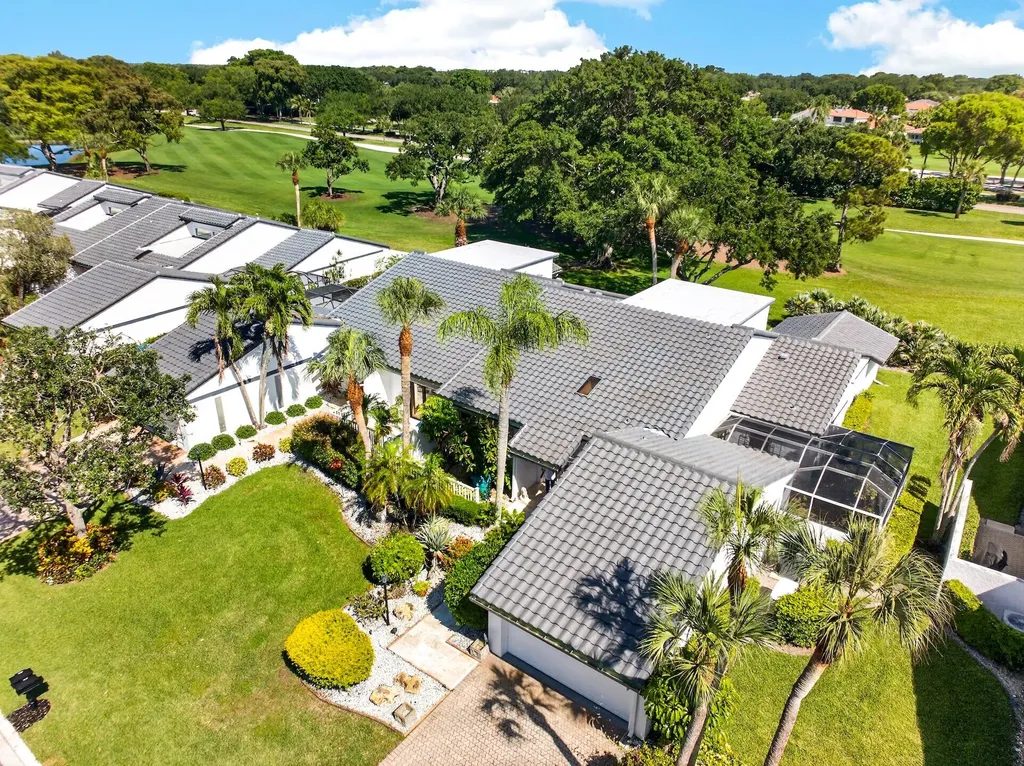 17 Villa Lane Boynton Beach FL 33436