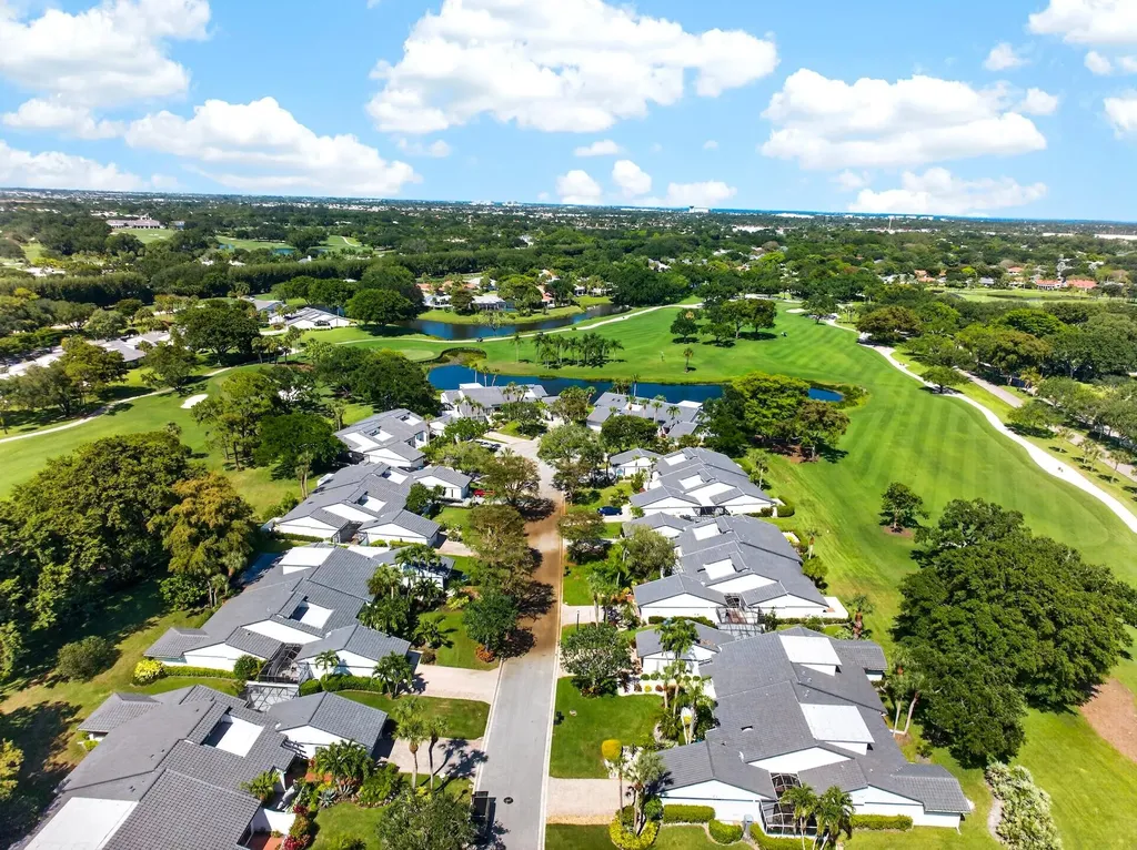 17 Villa Lane Boynton Beach FL 33436