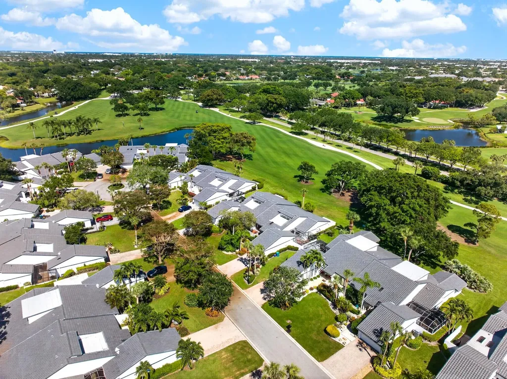 17 Villa Lane Boynton Beach FL 33436