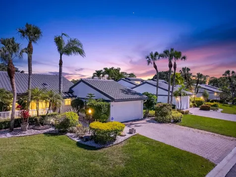 17 Villa Lane Boynton Beach FL 33436