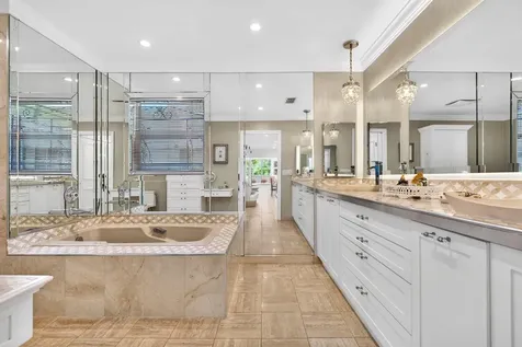 17 Villa Lane Boynton Beach FL 33436