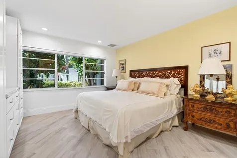 17 Villa Lane Boynton Beach FL 33436