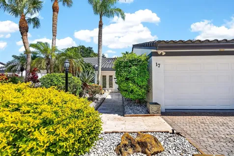 17 Villa Lane Boynton Beach FL 33436