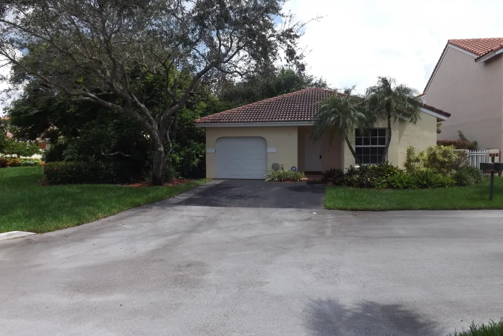 1472 Garden Road Weston FL 33326