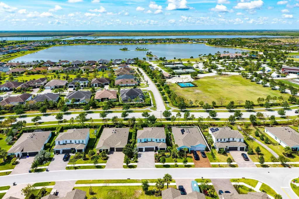 19196 Broad Shore Walk Loxahatchee FL 33470