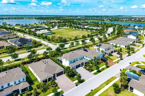 19196 Broad Shore Walk Loxahatchee FL 33470