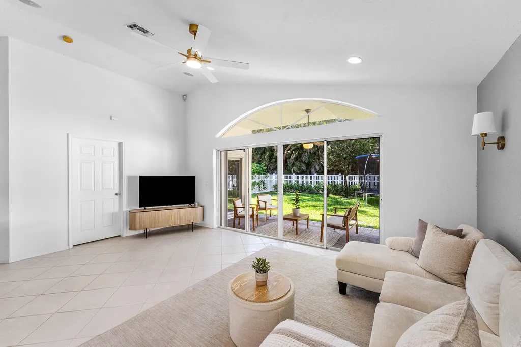 4245 Bluff Harbor Way Wellington FL 33449