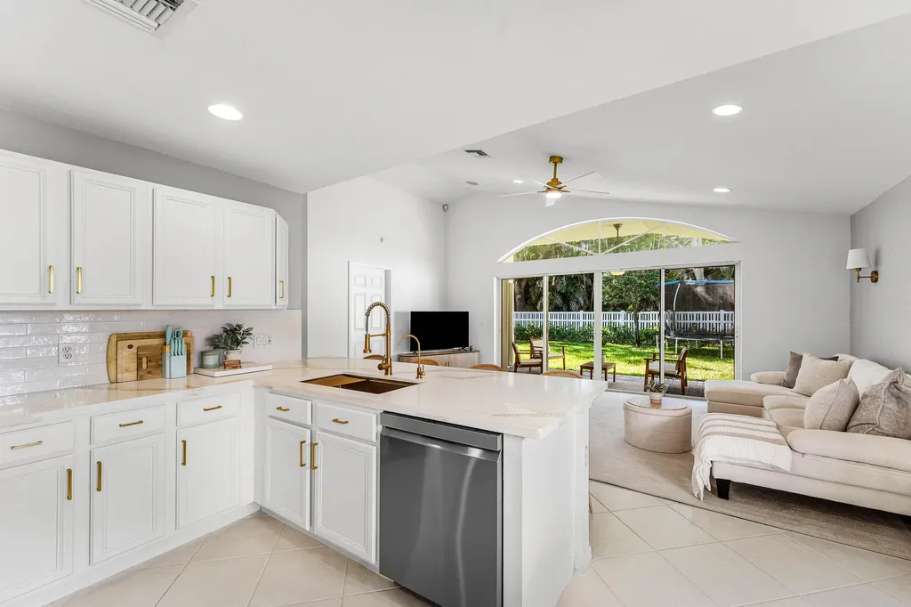 4245 Bluff Harbor Way Wellington FL 33449
