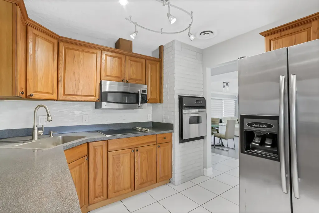 1701 NE 63rd Court Fort Lauderdale FL 33334